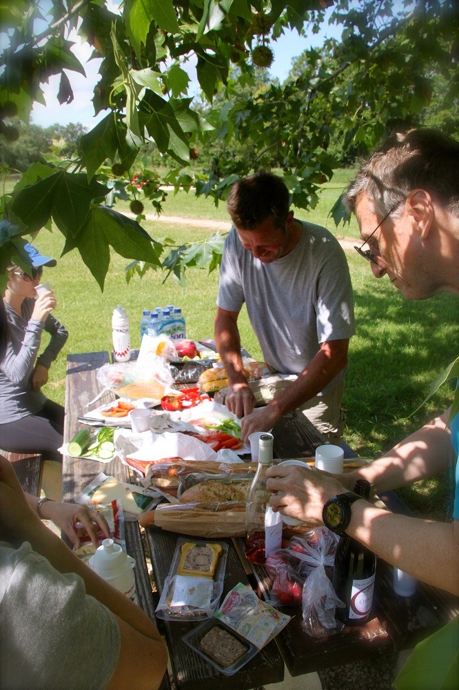 Picnic lunch in the Loire Valley, ©2012 Roberto Peixoto